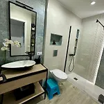La Fiesta Apartment *