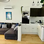 La Fiesta Apartment *